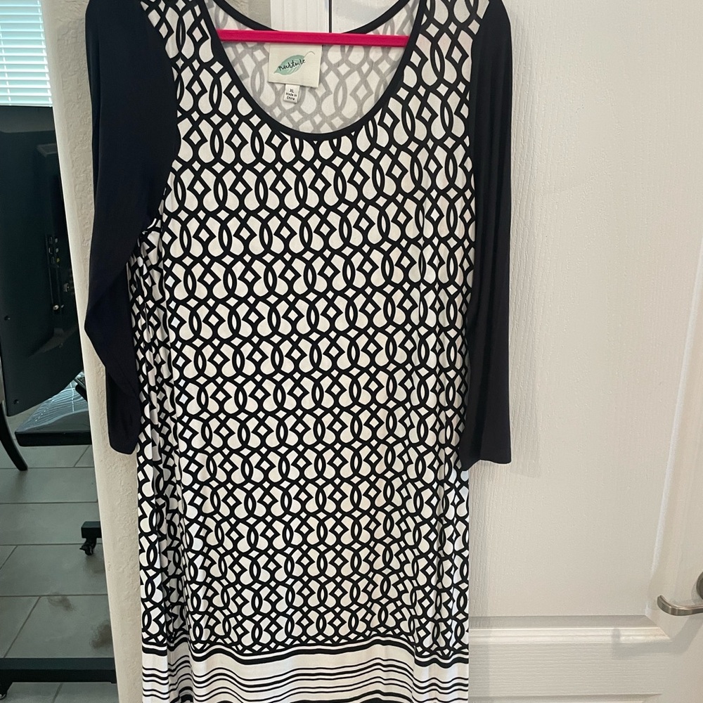 Nurture by Lamaze Black and White Long Sleeve Dress